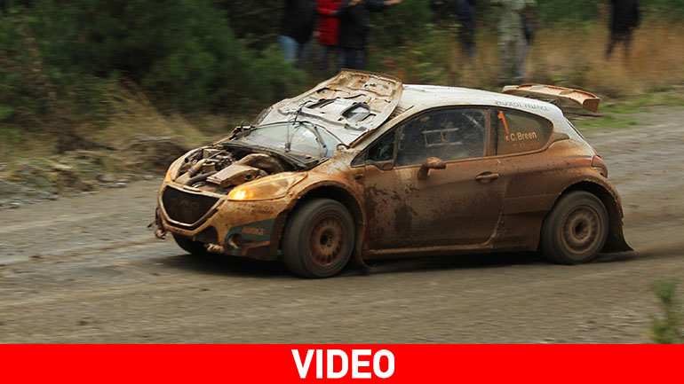 Οδηγούσε τέρμα γκάζι με το καπό ανοιχτό!