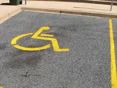 Ποιοί μπορούν να αποκτήσουν δελτίου στάθμευσης για ΑΜΕΑ