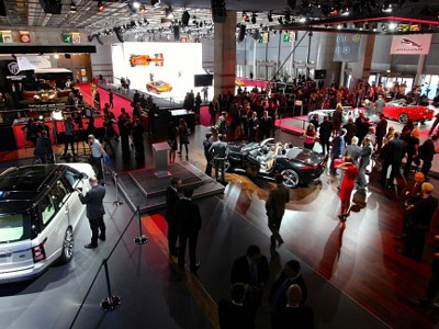 Πρεμιέρα για το σαλόνι αυτοκινήτου στο Παρίσι Πρεμιέρα για το σαλόνι αυτοκινήτου στο Παρίσι