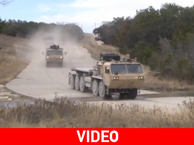 Απίστευτο: Στρατιωτικά οχήματα κινούνται χωρίς οδηγό!!!