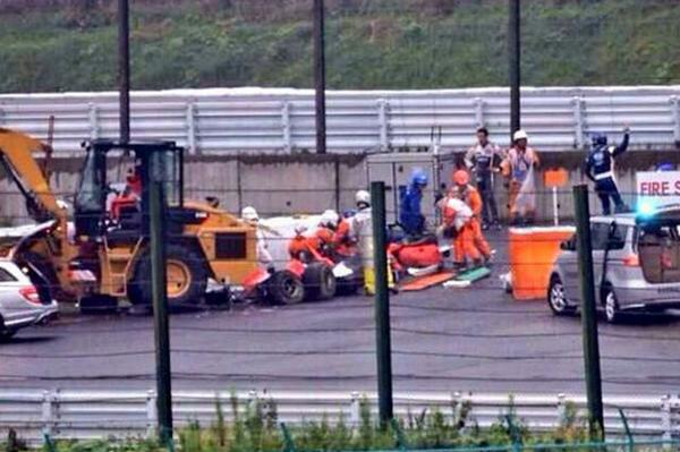 Οι αντιδράσεις αυτών που βρίσκονται κοντά στον τραυματία προβληματίζουν...