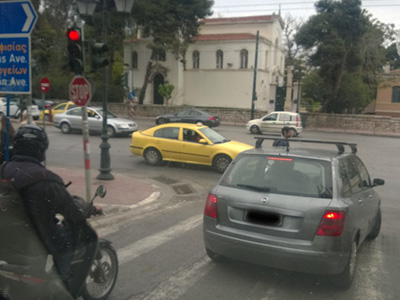 Κλασική… εικόνα έλλειψης οδηγικής παιδείας