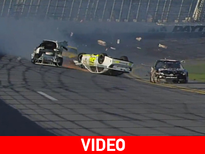 Απίστευτο τρακάρισμα σε αγώνα αυτοκινήτων…