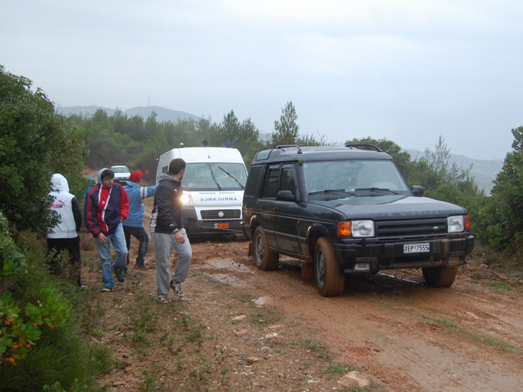 Πάλι καλά που δεν συνέβη κάτι την ώρα που το ασθενοφόρο ήταν ακινητοποιημένο...