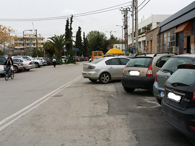 Το πάρκαρε εκεί που τον βόλευε…