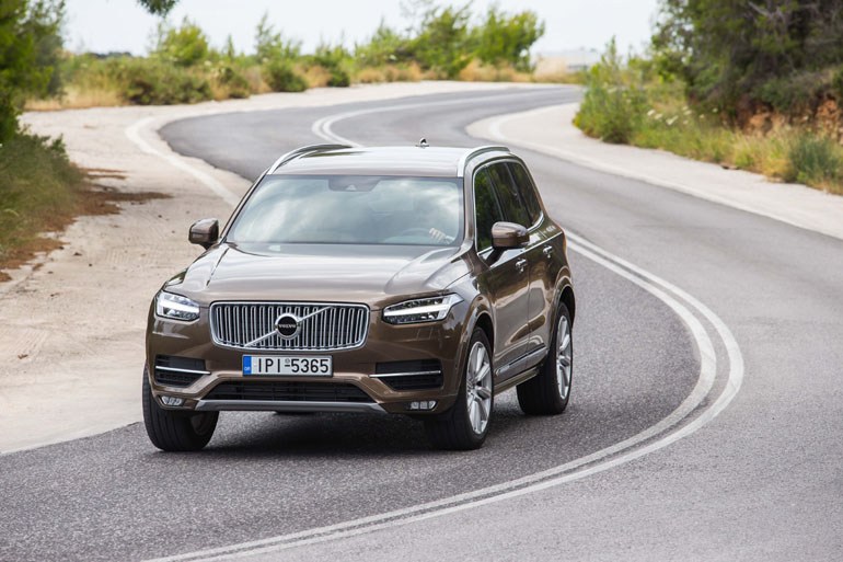 Το XC90 είναι ένα προχωρημένο σχεδιαστικά SUV...