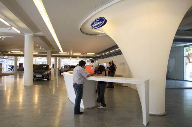 Κάπως έτσι θα είναι το εσωτερικό ενός καταστήματος Ford Store...