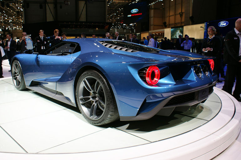 Λίγο πάνω από 600 άλογα...