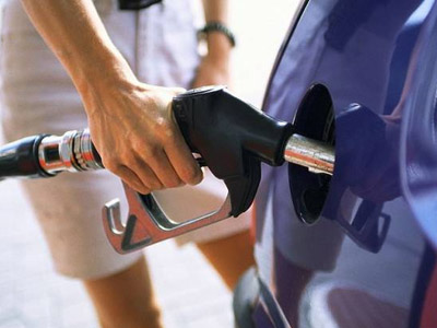 Πέφτουν οι τιμές σε βενζίνη – diesel