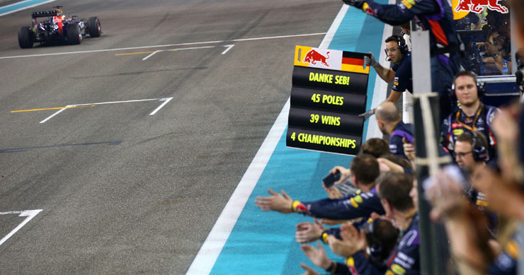 Οι άνθρωποι της Red Bull δεν ξέχασαν τι τους πρόσφερε ο Φέτελ τόσα χρόνια στην ομάδα... O 4 φορές παγκόσμιος πρωταθλητής το 2015 θα τρέχει με Ferrari...