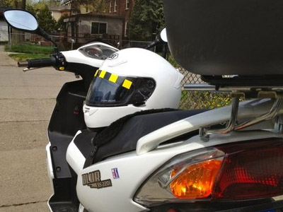 Θα χαρίσουν κράνη για αναβάτες σε αγώνα ταχύτητας