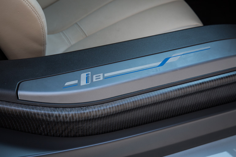 Η χρήση ανθρακονημάτων έχει μειώσει αισθητά το βάρος που κυμαίνεται κάτω από τα 1.500 κιλά...