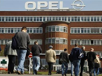 Η Opel απολύει 12.000 υπαλλήλους;