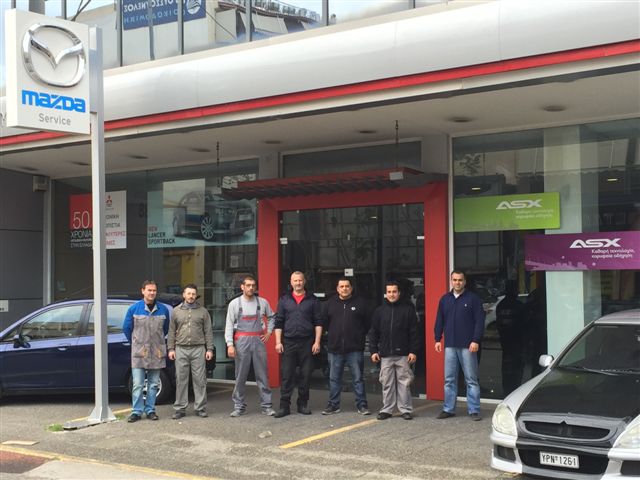 Η ομάδα τους after sales Mazda στην εταιρεία 'Παπράς'