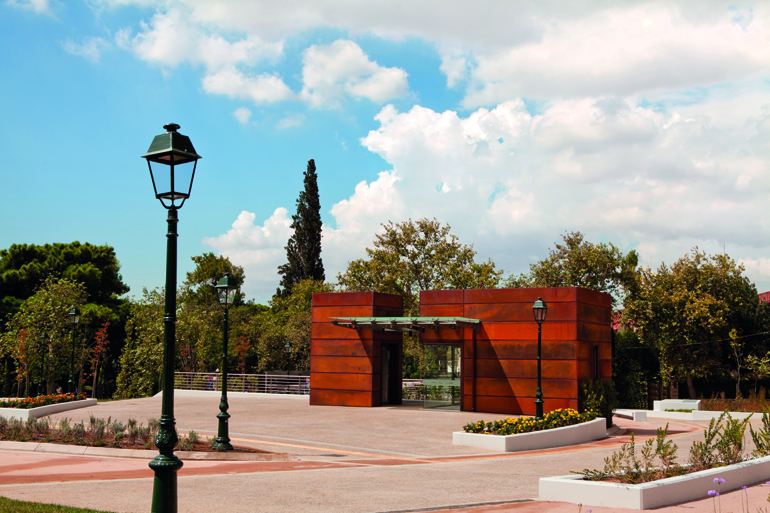 Ο όμιλος ΓΕΚ ΤΕΡΝΑ έδωσε μεγάλη έμφαση και στην αισθητική του γύρω χώρου...