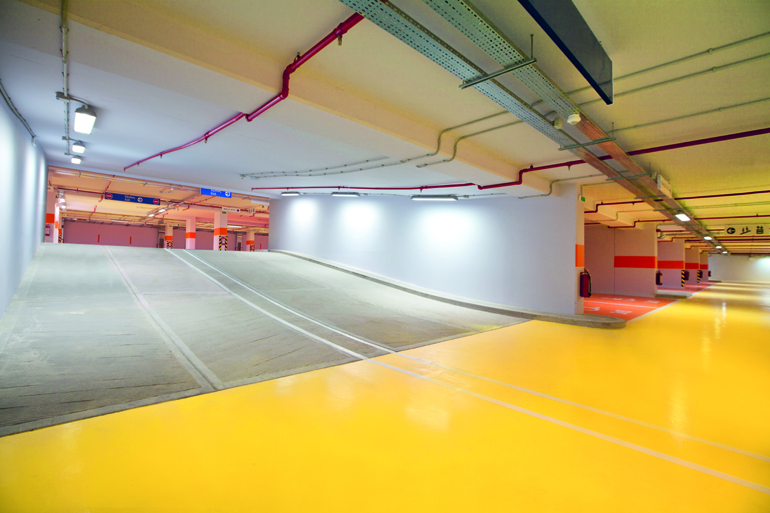 Συνολικά το parking μπορεί να φιλοξενήσει 617 οχήματα...