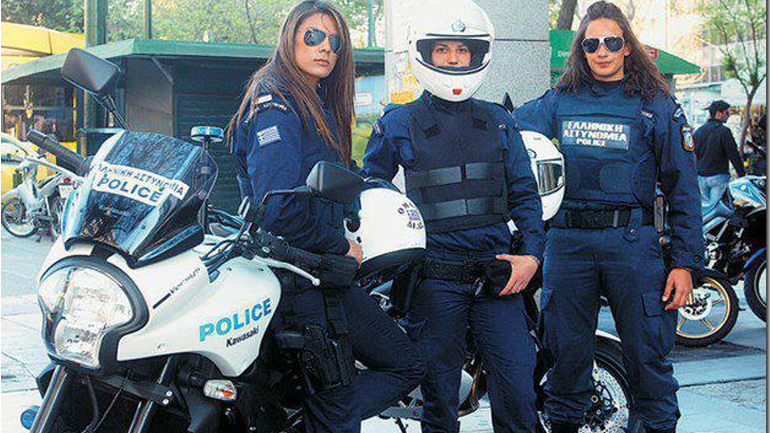 Κορυφαία… δικαιολογία για να γλιτώσετε κλήση από γυναίκα αστυνομικό