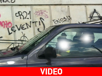 Έβαλε τον 6χρονο γιο του να οδηγήσει σε δημόσιο δρόμο…