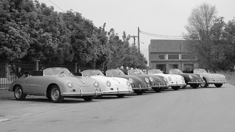 Έτοιμα για εξαγωγή τα ελληνικά αυτοκίνητα... Η φωτογραφία δεν είναι παλιά αλλά σύγχρονη...