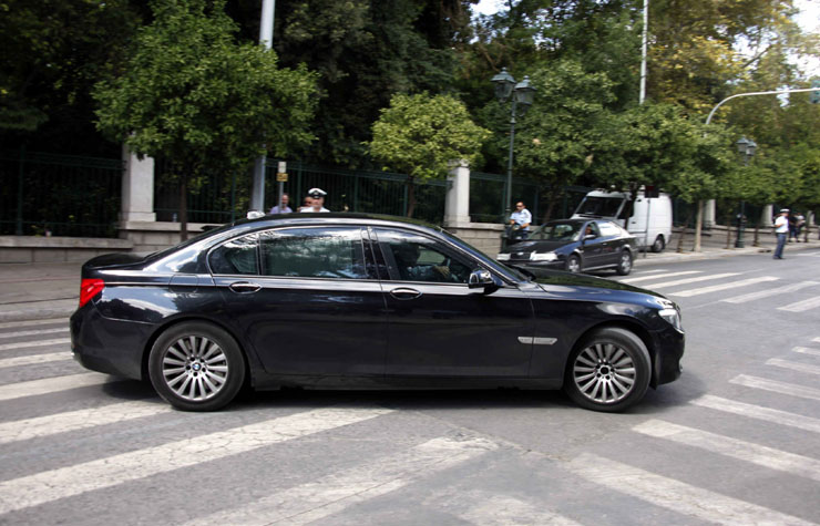 Η.. πολυσυζητημένη BMW 750 High Security δεν κοστίζει τόσα χρήματα όσο ο... κωδικός ονομασίας της!!!