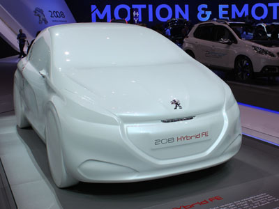 Στα σκαριά το υβριδικό Peugeot 208!