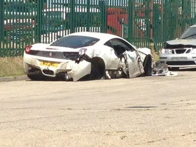 Της έδωσε τη Ferrari και αυτή την διέλυσε!