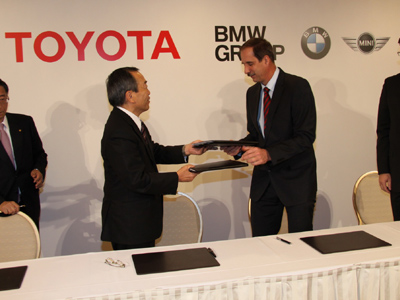 Προωθούν τα ηλεκτροκίνητα αυτοκίνητα BMW και Toyota