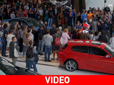 Της έκανε πρόταση γάμου στο BMW Welt