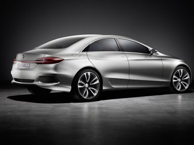 Ετοιμάζεται η νέα γενιά της Mercedes C-Class