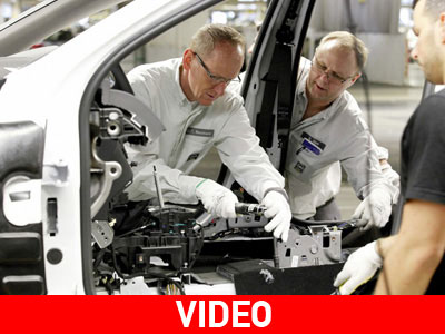Το αφεντικό της Opel έπιασε δουλειά στο εργοστάσιο!