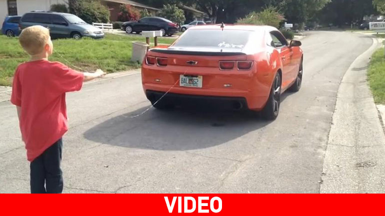 Του έβγαλε το δόντι με Camaro!