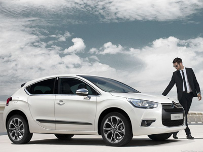 To «Αυτοκίνητο της Χρονιάς 2012» για τους Gay To «Αυτοκίνητο της Χρονιάς 2012» για τους Gay