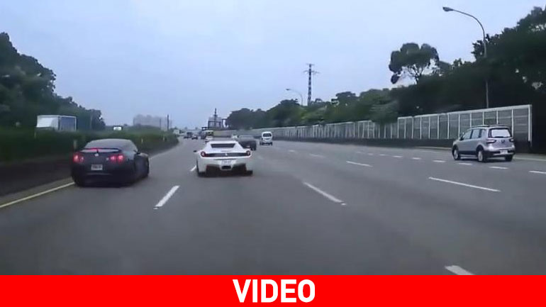 Οδηγοί supercar προκαλούν ατύχημα σε αυτοκινητόδρομο