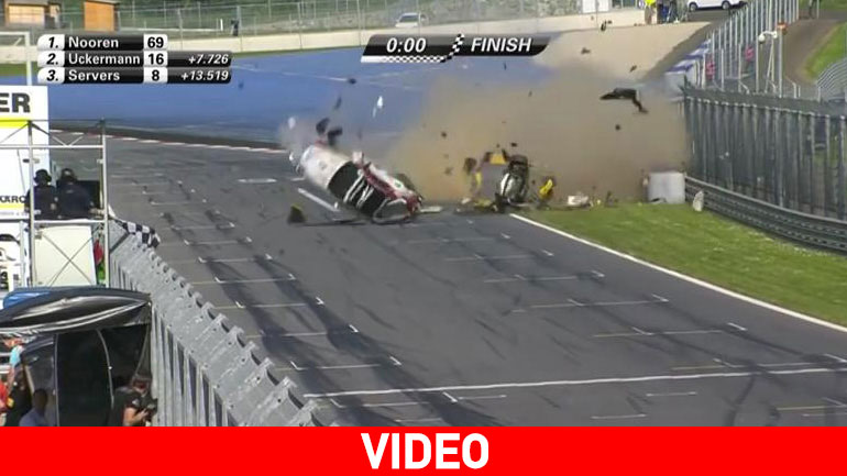 Τράκαραν λίγα μέτρα πριν τον τερματισμό