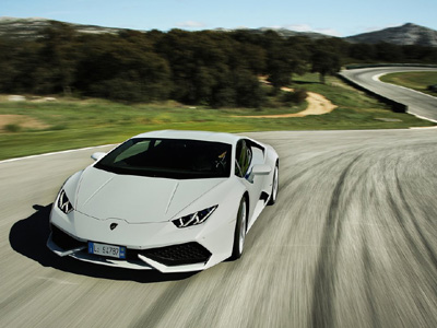 Ετοιμάζεται η αγωνιστική Lamborghini Huracan