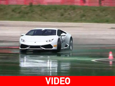 Ντριφτάροντας με τη Huracan στο βρεγμένο!