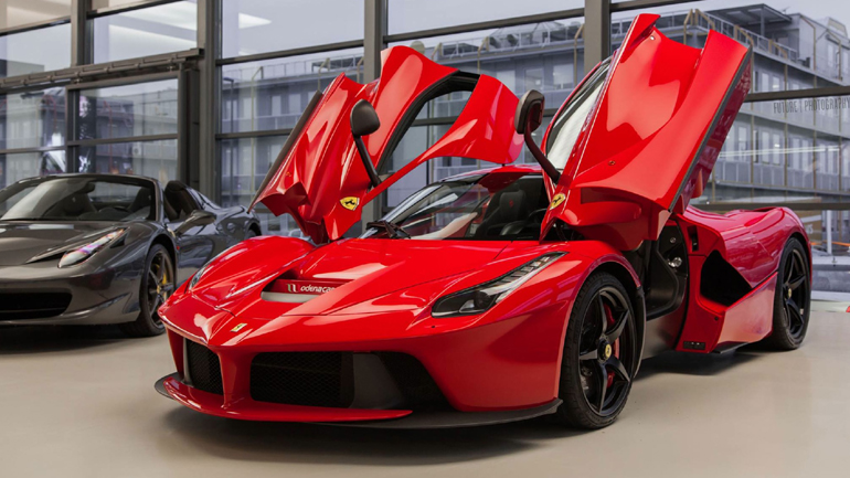 Ο Hamilton παρέλαβε το νέο του hypercar