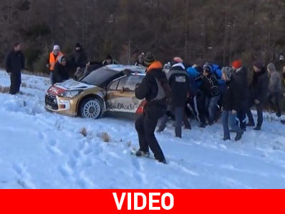 Θεατές βοηθούν τον Loeb να ξεκολλήσει από το χιόνι!