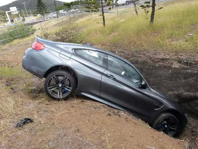 Είναι άσχημο να βλέπεις μια M4 στο χαντάκι!