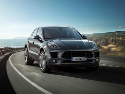 Η Porsche ανακαλεί τη Macan για πρόβλημα στα φρένα