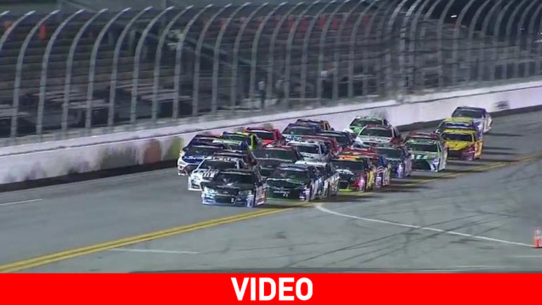 Εντυπωσιακή καραμπόλα σε αγώνα ταχύτητας