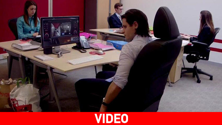 Σε αυτό το γραφείο δεν θα βαρεθείτε ποτέ!