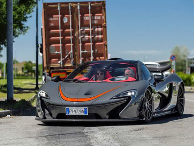 O Pagani στο τιμόνι μιας McLaren P1