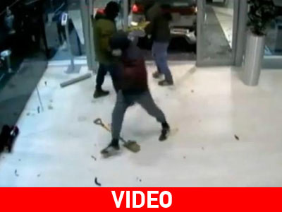 Η στιγμή της διάρρηξης στις εγκαταστάσεις της Red Bull