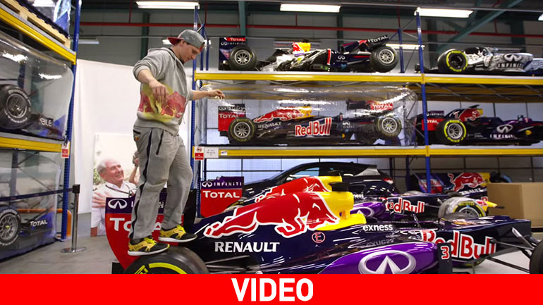 Κάνοντας ακροβατικά στο εργοστάσιο της Red Bull
