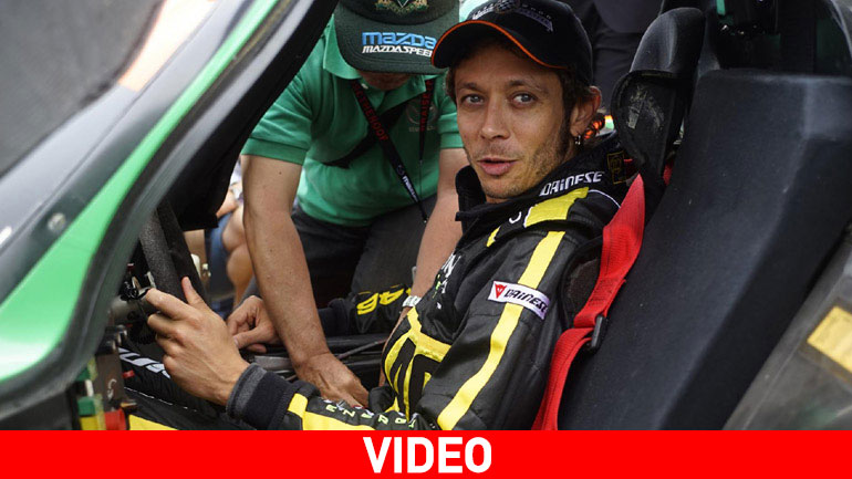 O Rossi στο τιμόνι του θρυλικού Mazda 787B