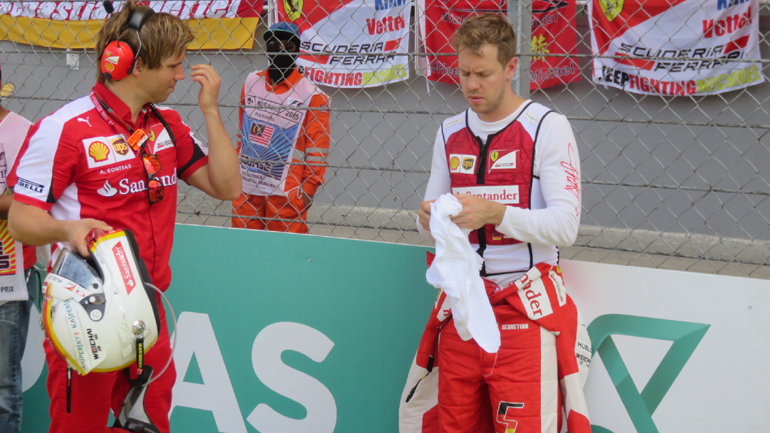 Εξερράγη ο Vettel: «Tι σκ@τ@ είναι αυτά, άντε γ@μ@σ@»