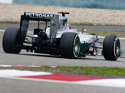 Νέα εξάτμιση από τη Mercedes με περισσότερο θόρυβο!