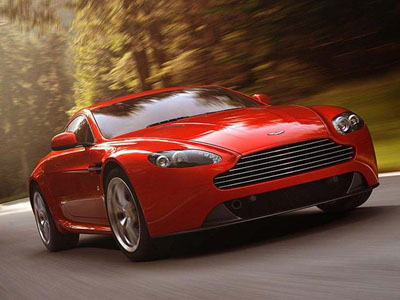 Πιο δυναμική και σπορ η Aston Martin Vantage