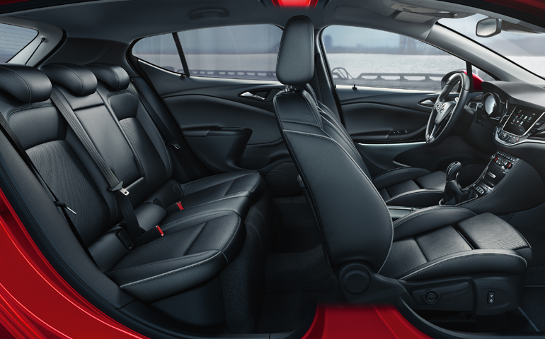 Παρά τις μικρότερες διαστάσεις, η καμπίνα είναι εξαιρετικά ευρύχωρη